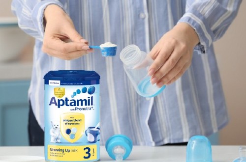Hướng dẫn cách pha sữa aptamil Anh số 3